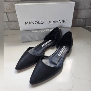 MANOLO BLAHNIK black Soussaba flats